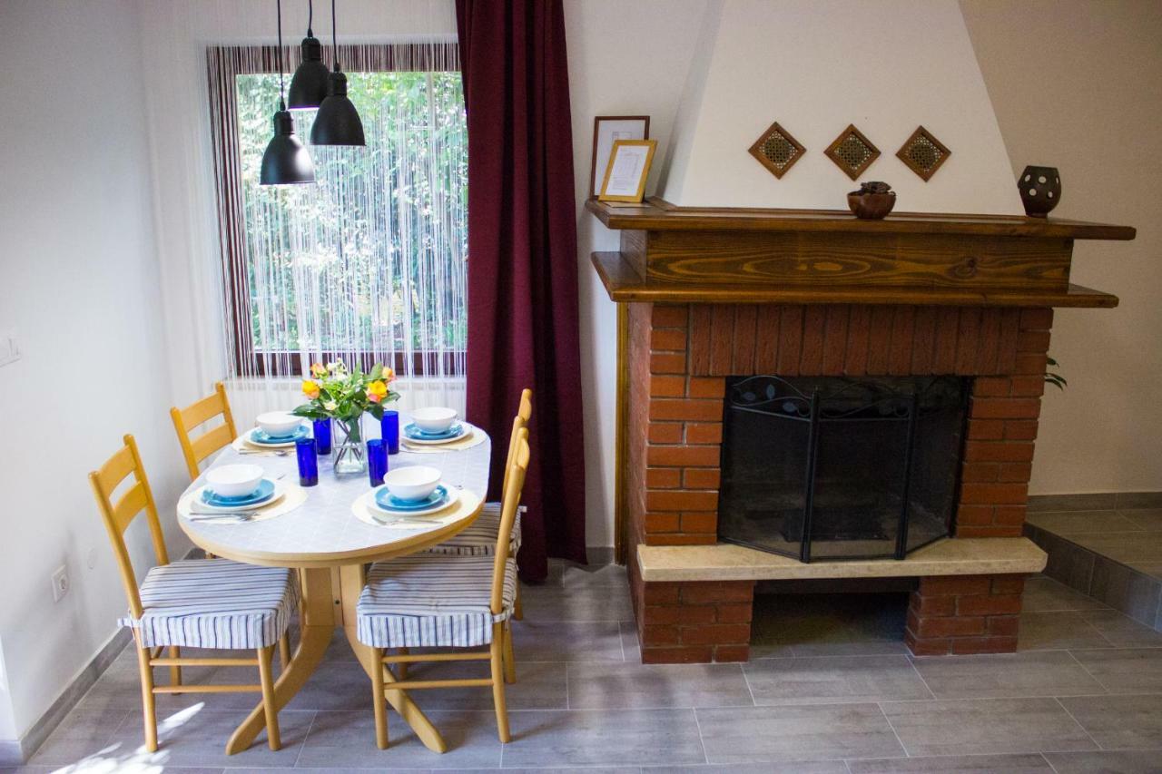Bilini Garden Apartment Πούλα Εξωτερικό φωτογραφία